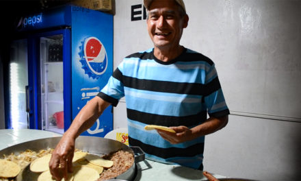 Tacos de tripa y tasajo «El Guero» |En la colonia 7 regiones