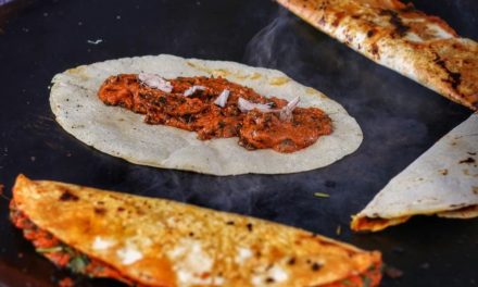 Empanadas de San Antonino en el tianguis de los miércoles