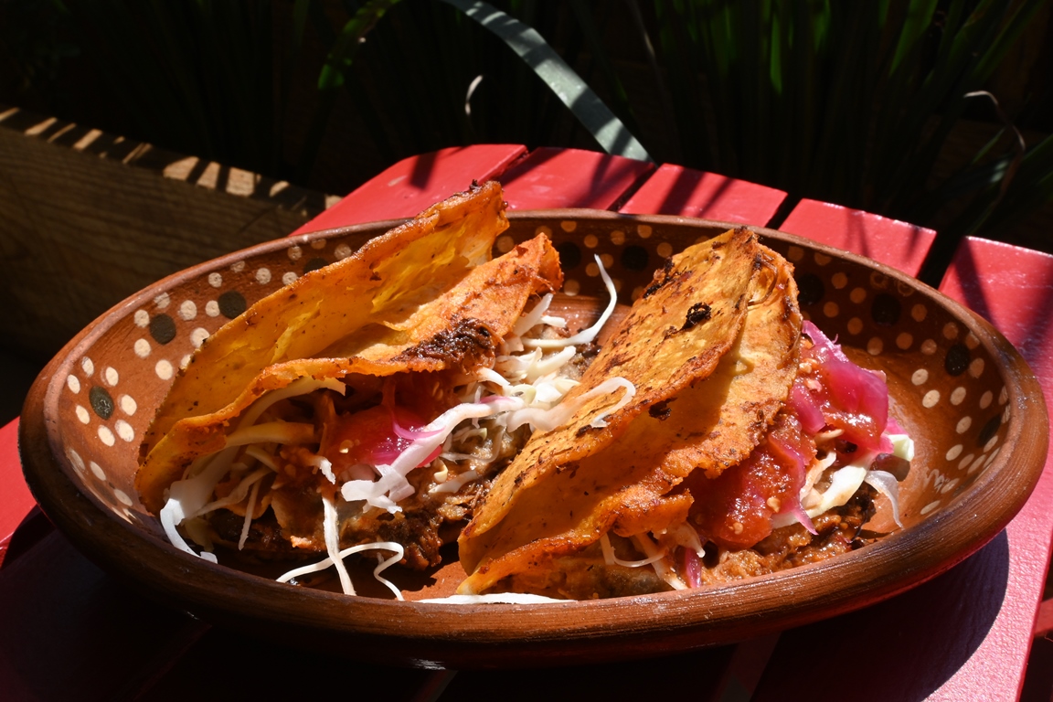 La fabulosa historia de las quesabirrias o tacos planchados de Guadalajara Leche con tuna