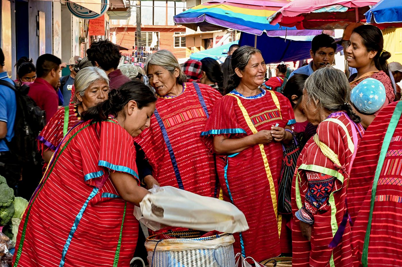 Día de Plaza en Putla Villa de Guerrero Leche con tuna