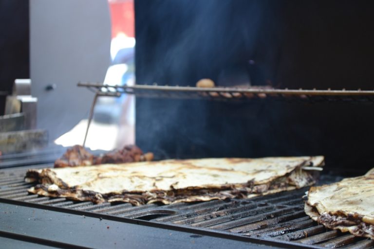 Tlayudas El Negro Plaza La Rivera