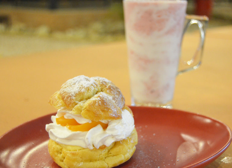 Choux de Durazno de La Galletería
