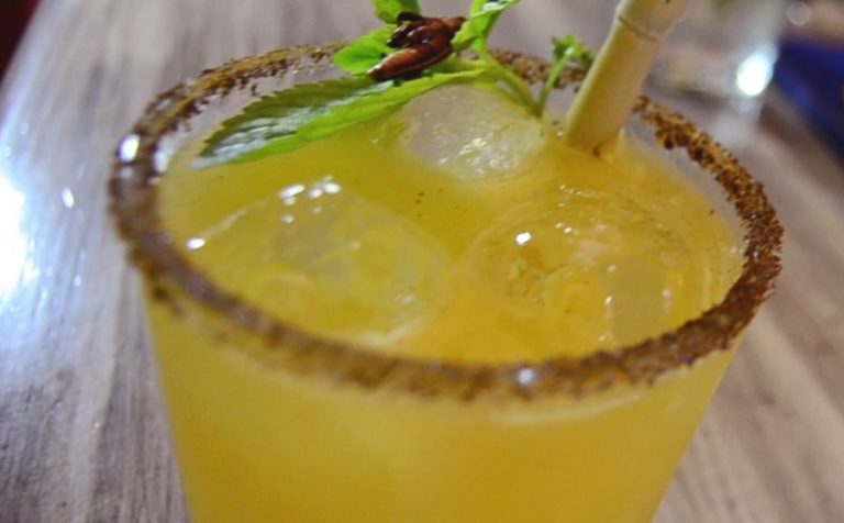 Golden Gimlet en Txalaparta Hookah bar