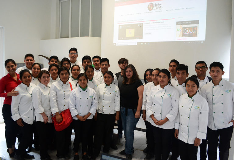 Compartimos experiencias con estudiantes de la UTVCO