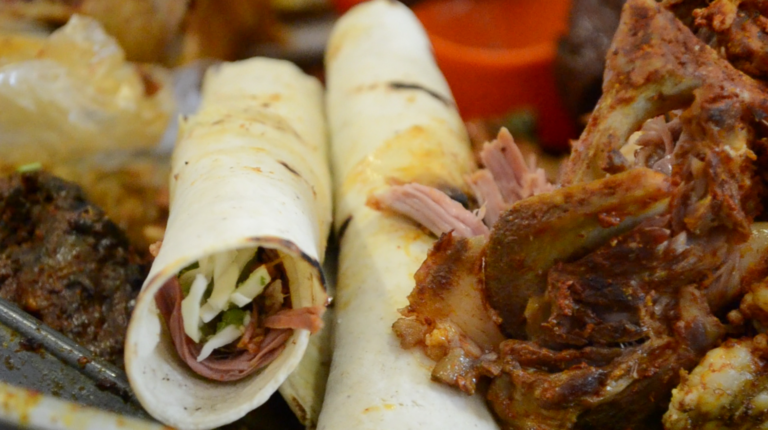 Domingo de barbacoa de Tlacolula en la ciudad de Oaxaca