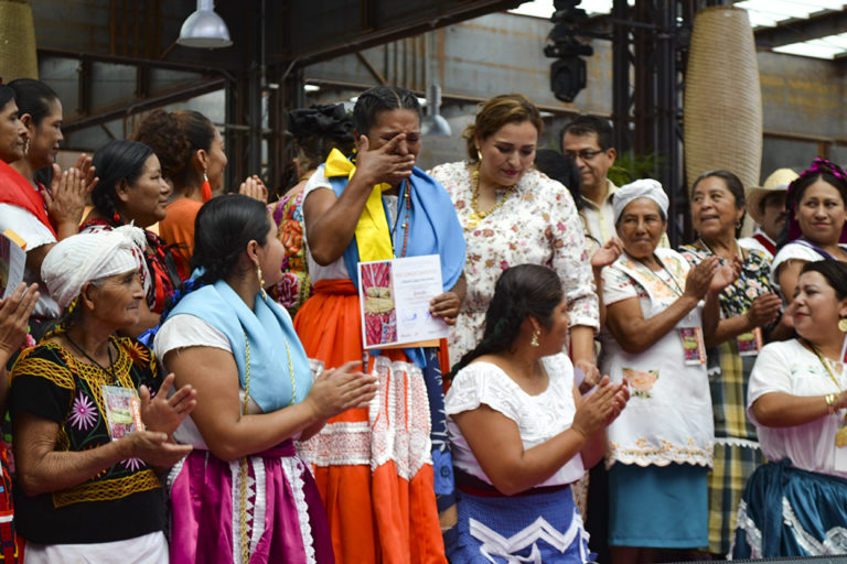 Reconocimiento a las cocineras tradicionales, a las mujeres de nuestro pueblo.