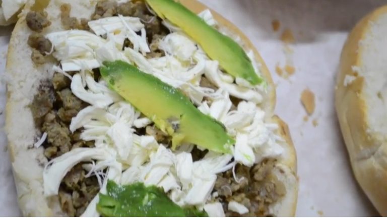 Tortas de pan amarillo en Sibel