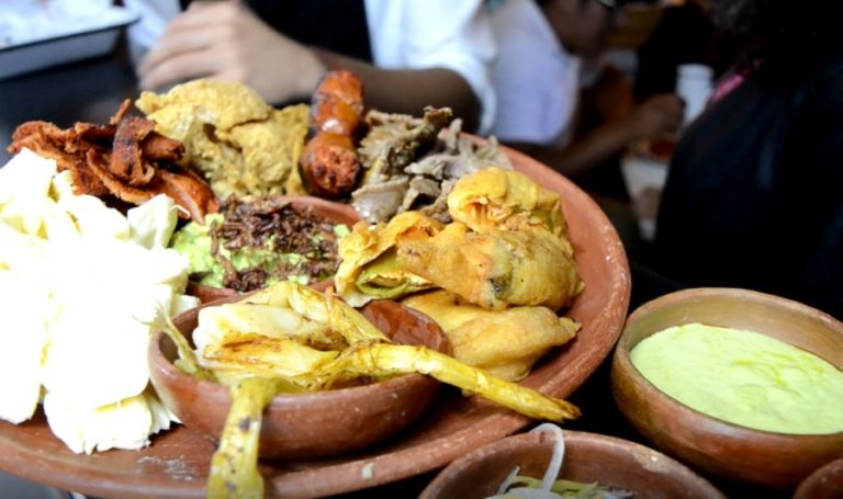 El mejor ambiente, tragos y botanas está en Los Juanes