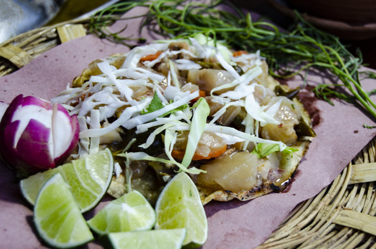 Las infaltables manitas de cerdo en la cocina oaxaqueña