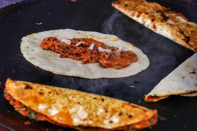 Empanadas de San Antonino en el tianguis de los miércoles