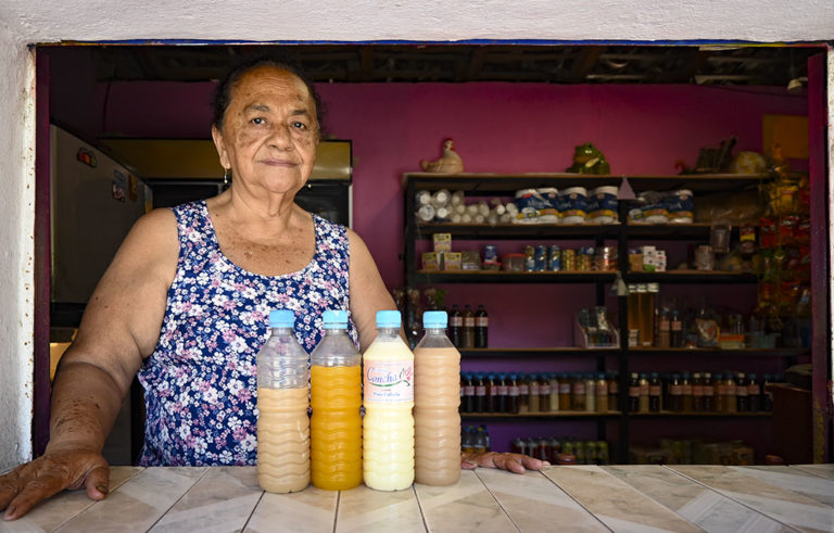 Compuestos Doña Concha | Bebida tradicional en Putla Villa de Guerrero