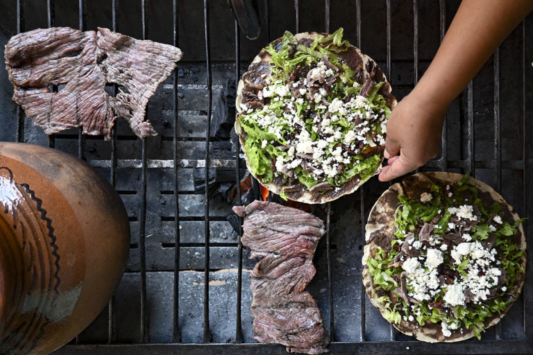 Doña Betty tiene las más ricas tlayudas de Tlaxiaco