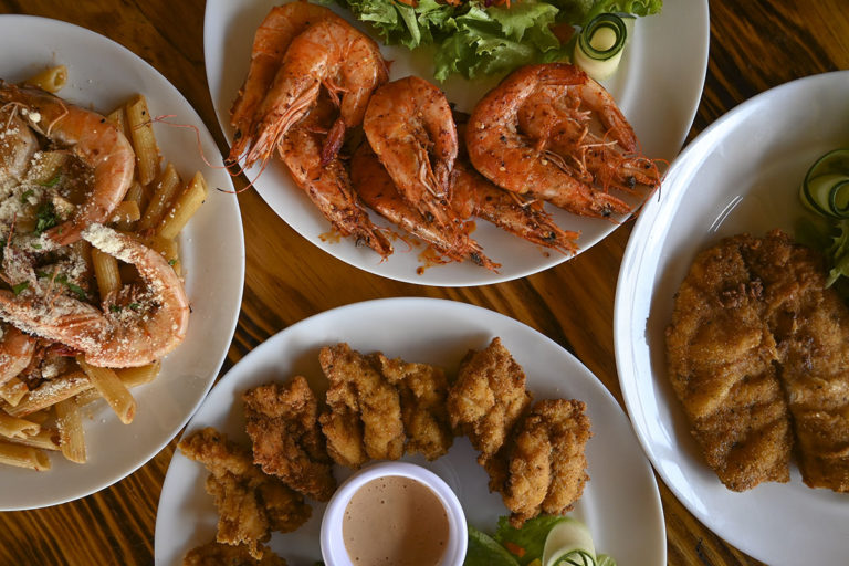 Cofradía estrena menú a la carta