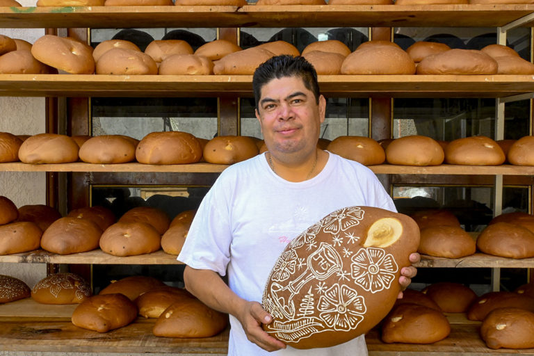 El tradicional pan de muerto de San Pablo Villa de Mitla