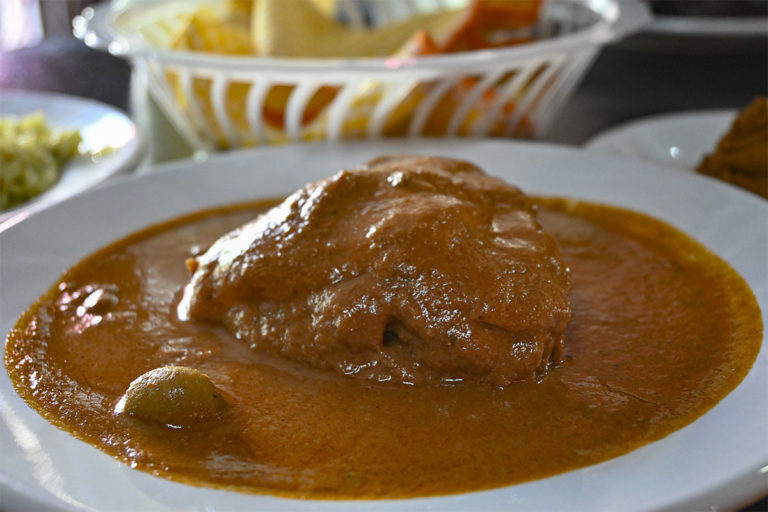 Estofado almendrado en el Restaurante Las Rosas