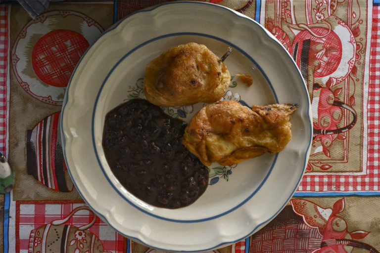 Chiles chilhuacle rellenos, el privilegio de Cuicatlán