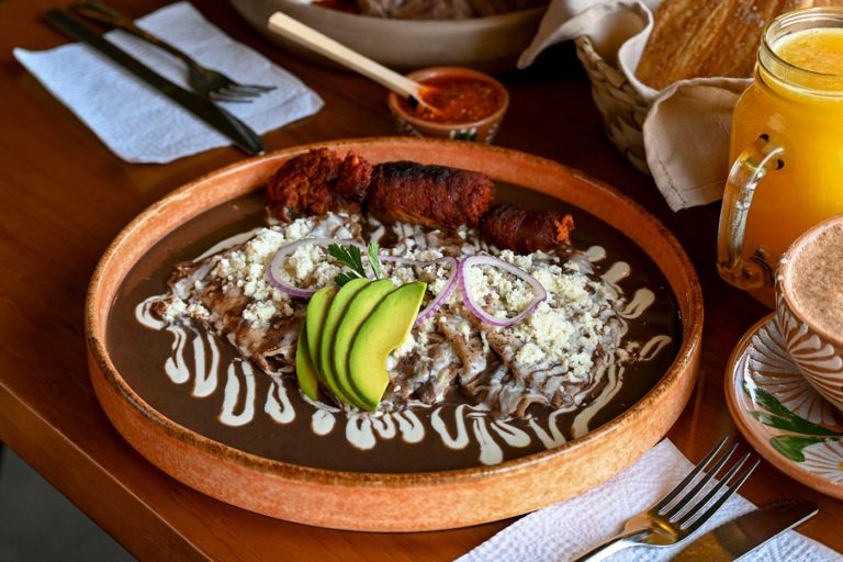 Hierba Santa, cocina tradicional oaxaqueña en Plaza Tecnomoda