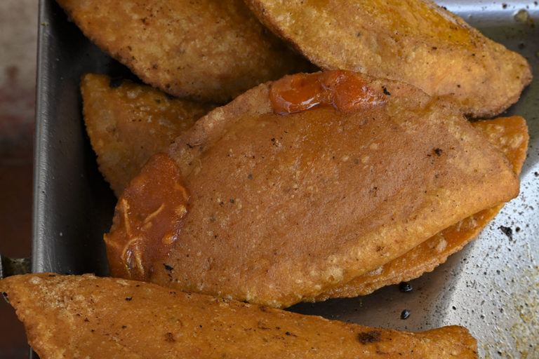 Putla y sus empanadas de amarillo con chile costeño