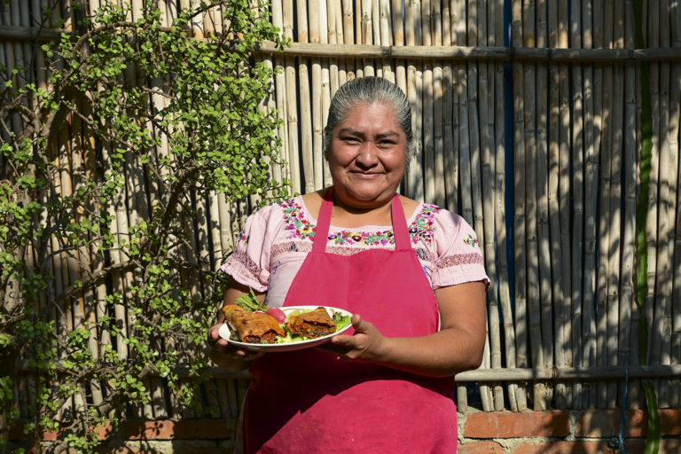 Las auténticas empanadas de San Antonino Castillo Velasco