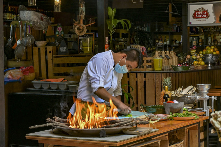 Subliman el caldo de piedra en El Chapulín