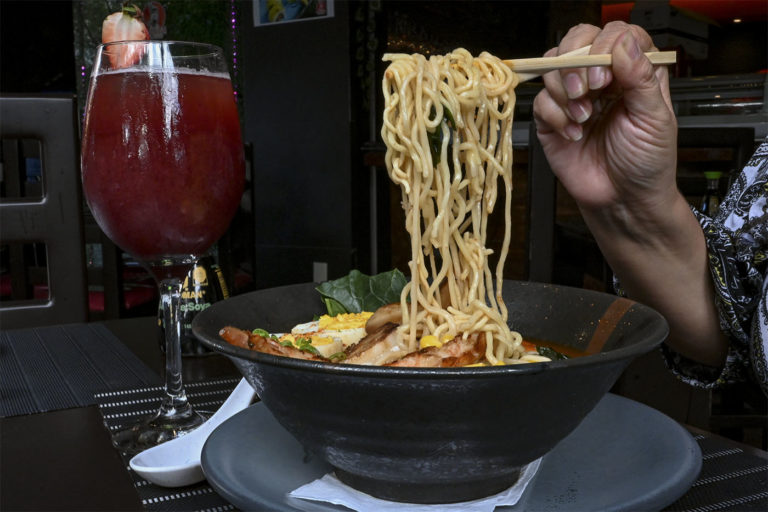 El sol naciente brilla en Samurai Sushi & Sake