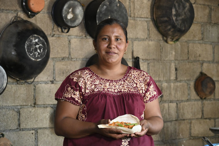 Candor y ímpetu en la cocina costeña de Lupita Añorve