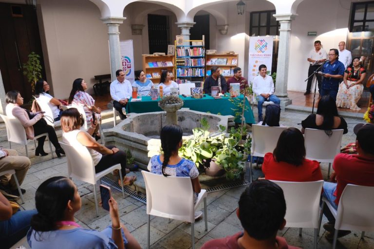 Inauguran Sala de Consulta Multilingüe