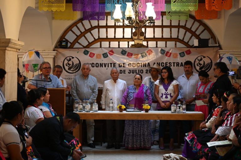 Reconocen a cocineras tradicionales de Oaxaca