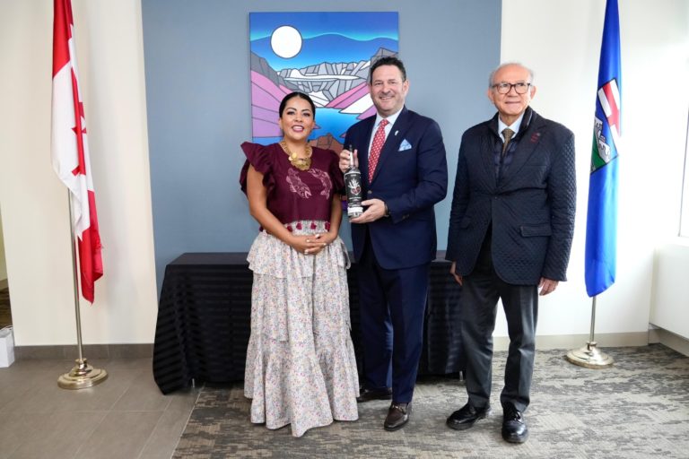 Promocionan destinos turísticos de Oaxaca en Canadá