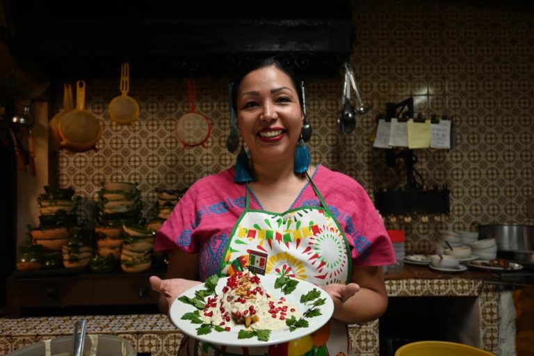 Chiles en nogada, la tradición patria