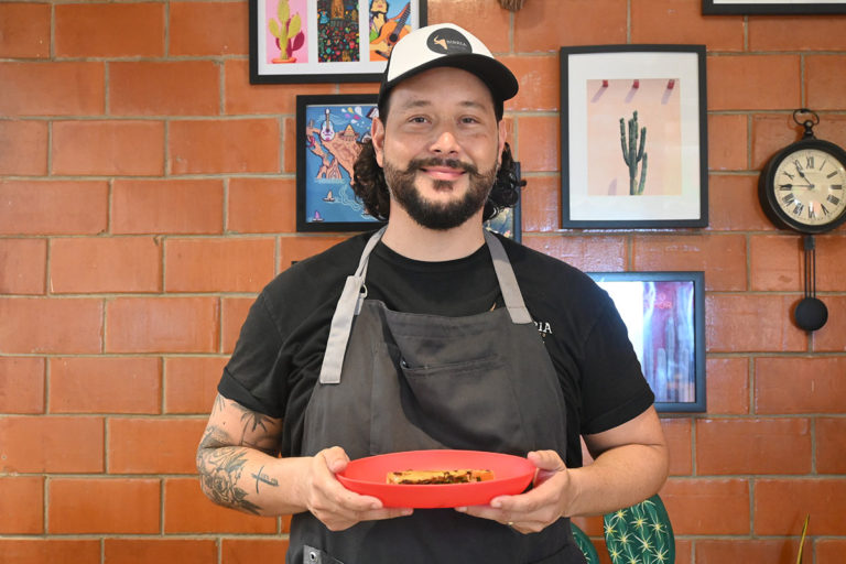 Birria del Puerto: el buen sabor en el mercado de Zicatela