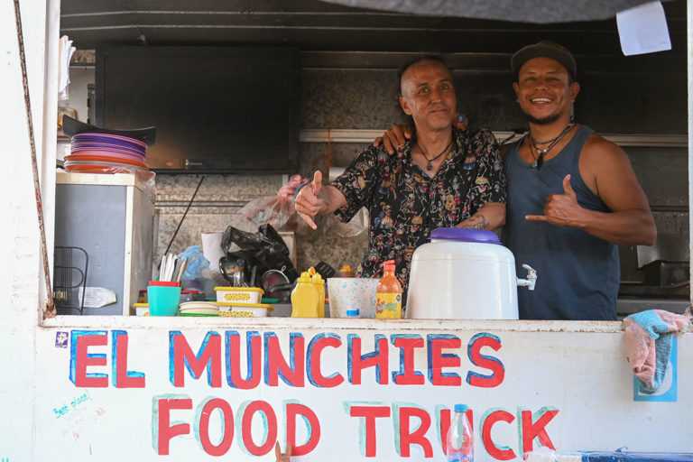 Explora el sabor de Zicatela con Munchies Food Truck