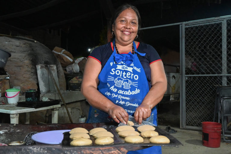 Tradición y sazón en el pan de Huamelula