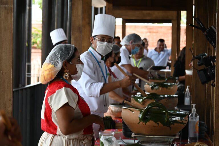 Viaje en los tiempos en el Festival de los Moles
