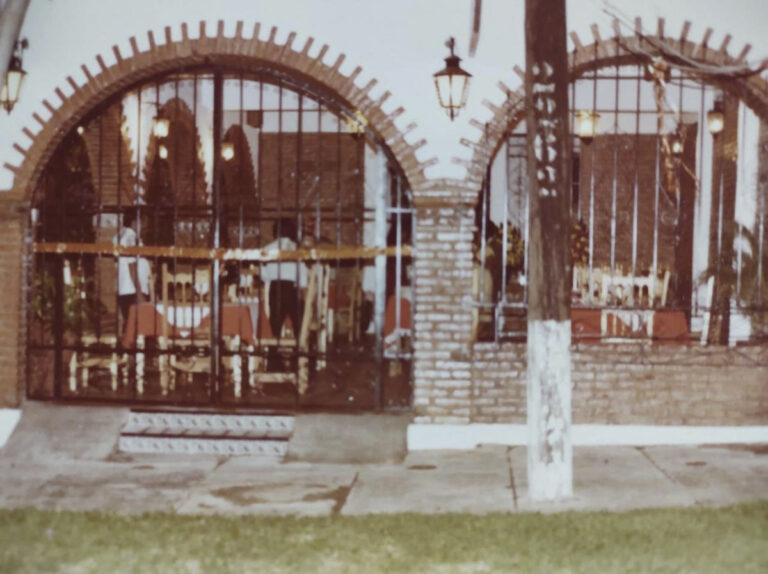 Las Rosas: 50 años de tradición y amor