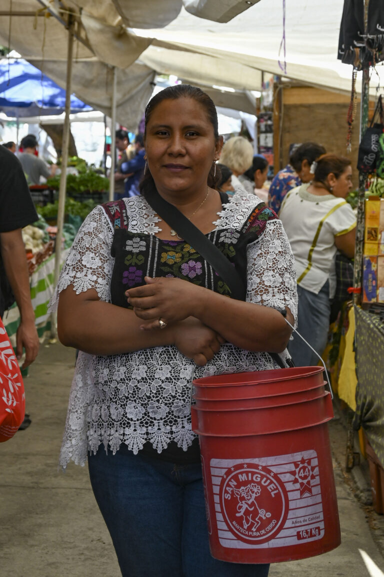 La autenticidad de la Costa en el tianguis de la Reforma