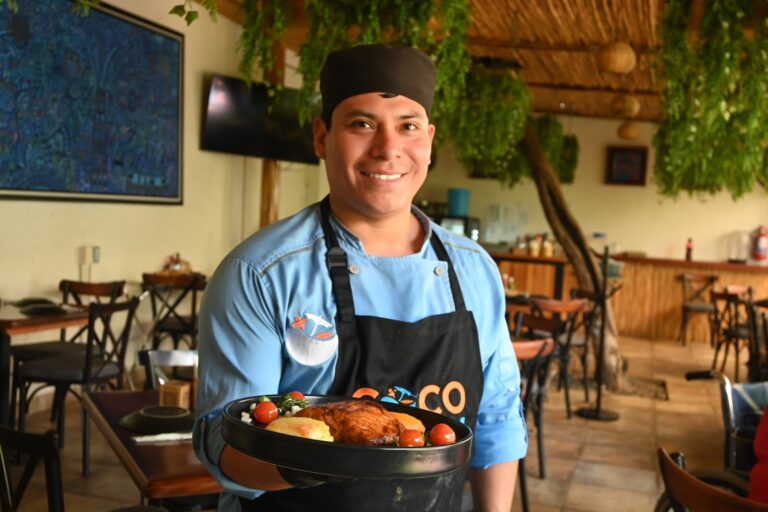 Salmón con alma: una historia que se sirve caliente en Coco Beach