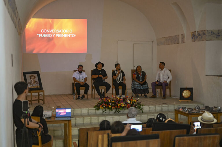 Entre pigmentos, tortillas y mole: el arte de lo que se come