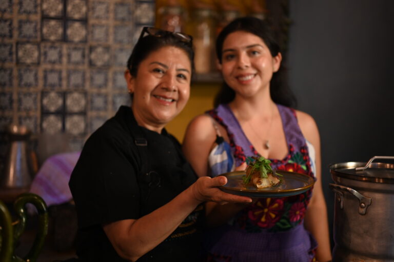 Una mañana de tamales en Las Quince Letras