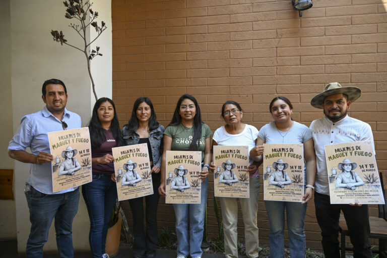 Mujeres de Maguey y Fuego