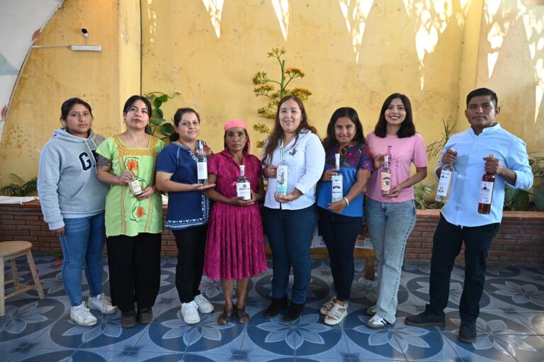 El mezcal tiene rostro de mujer
